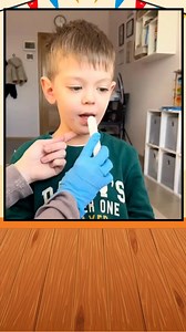 Tu hijo tiene problemas para hablar o tragar? ¡No estás sola! 💔 A veces sentimos que los ejercicios de lenguaje son "demasiado técnicos" o aburridos, y los dejamos de lado. Pero ignorar esas señales tempranas puede hacer que las dificultades se arraiguen. ✨ Imagina la frustración de tu pequeño al no poder expresar lo que siente, o el miedo de la maestra al ver a un niño con dificultades para deglutir en clase. ¡Duele! ✅ La solución está en las Praxias Orofaciales, como las que ves en el video, 