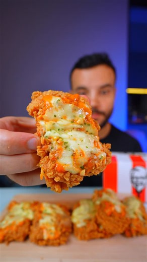 Firas Makk on Instagram: "KFC Chizza #thailand #firasmakk #kfc #chizza"