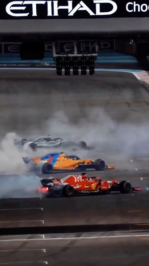 MENACE RACING | Best F1 moment into a pictue📸 . . 🎥: @formula1.home #f1 #formula1 #racing #race #scuderiaferrari #mercedesamgf1 #mclarenf1 #fernandoalonso... | Instagram