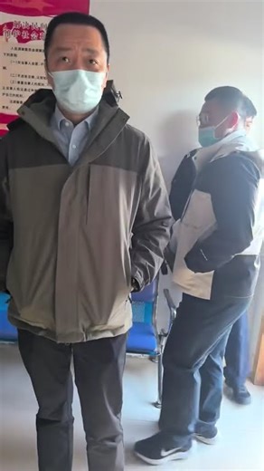 本人来自中国浙江省杭州市萧山区瓜沥镇张潭村人，也是中国人民解放军退役军人。这就是我们瓜沥镇政法委副书记孙建军侮辱退役军人还陷害退役军人。这就是中国共产党员的作风。希望全世界网友和媒体给退役军人评个理。