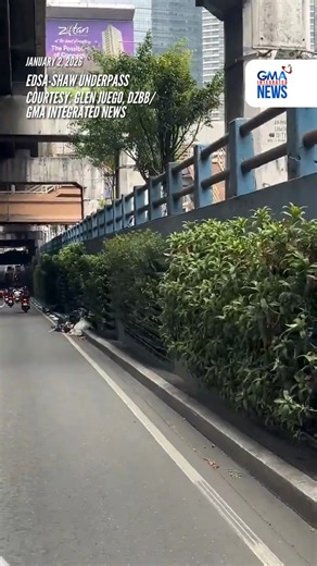168K views · 60 reactions | Nagkalat sa EDSA-Shaw underpass ang mga basura na nasa trash bags as of 12:30 PM ngayong Biyernes, Jan. 2. Ipinaabot na ang nasabing insidente sa MMDA. UPDATE: Agad na umaksyon ang mga tauhan ng MMDA para hakutin ang mga basura sa EDSA Shaw underpass sa Mandaluyong City. Ayon kay Francis Martinez ng MMDA Parkway Clearing Group, nahulog mula sa truck ang mga basura. | via Glen Juego, DZBB/GMA Integrated News | GMA News | Facebook