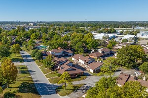 Living in the Oakbrook Village Neighborhood of Tulsa, OK