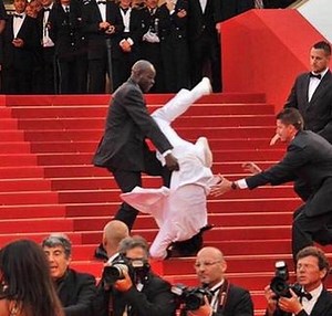 Meanwhile, Clean-up In Aisle Nine: Jason Derulo Wasn’t The Guy Who Fell At The Met Gala