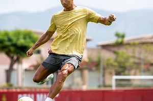 Jawaban Lengkap Soal Descriptive Text ‘Cristiano Ronaldo’, Buku Kurikulum Merdeka Bahasa Inggris Kelas X SMA Bab 1  | Nakita