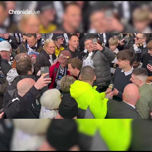 17K views · 129 reactions | Thousands of fans lined the streets as Newcastle United celebrated their Carabao Cup journey with an open-top bus parade. Highlights from the celebrations, including scenes from the parade and exclusive footage captured by our team 懶 | Newcastle Chronicle | Facebook