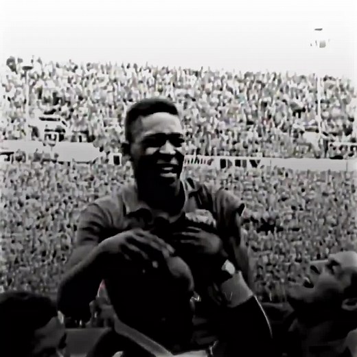 Pelé's Iconic Goal Compilation: A Tribute to the Football Legend
