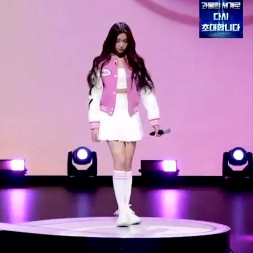 Gehlee Dangca: Mastering the Iconic Leg Pose