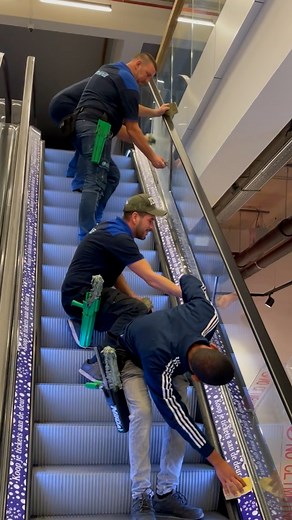 Teamwork makes the dream work 😮‍💨👌 #satisfying #viral #fblifestyle | LADbible Australia