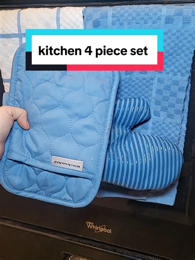 KitchenAid quilted cotton terry cloth set review. Best absorbent kitchen towels and silicone grip oven mitt for everyday cooking. Busy mom kitchen essentials #kitchenessentials #homeessentials #kitchenmusthaves #ovenmitt #kitchentowel