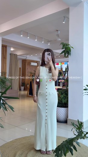Lana's Elegant Buttoned Dress for Spring/Summer