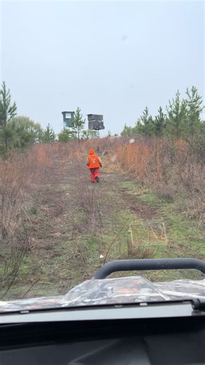 Might not be the biggest but it’s a monster in his eyes! #deerhunting #deer #hunting #huntingbuddy