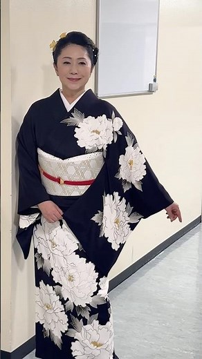 NHK「新・BS日本のうた」いかがでしたか？毎回こうして衣装の写真を撮ってコーディネートを記録しています📸✨️ #石川さゆり