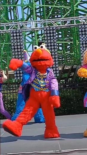 🎂🥳Sesame Street friends excited to celebrate #elmo #abbbycadabby #zoe #cookiemonster