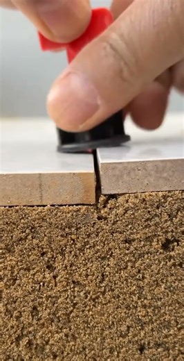 Unique tool for leveling when installing ceramics #shorts