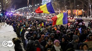 Romania: President joins anti-government protests