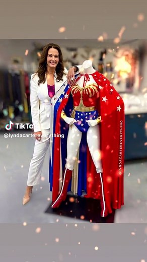 New photo of Lynda Carter posing next to her original Wonder Woman costume. The last time she wore it was 50 years ago! Do you think it still fits? 📏📐 If YES, share this post! ✅ #lyndacarter #wonderwoman #iconic #classictelevision #superhero #mulhermaravilha #mujermaravilla #dianaprincess