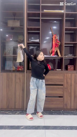 1.1K views · 57 reactions | #thoitrangtreemcaocap#tainangnhi | SuSi Kids | Facebook