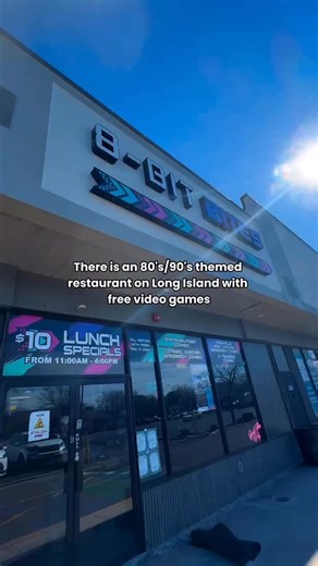 Come with us to @8bitbitesusa, a 100% Halal restaurant that brings the nostalgia of the 80’s & 90’s. They have a LI location in Centereach plus 2 NYC 3 Brooklyn locations. Enjoy their smash burgers, fried chicken sandwiches, tenders, wings, fries, tots and milkshakes, all while playing free video games at your table. They have every game you could possibly imagine, over 10,000 games to be exact. They have birthday party packages at all locations that include 2 hours of video games, food and drin
