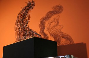 Wire sculpture by Gavin Worth