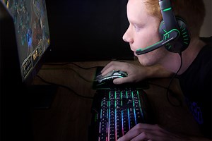 This precision gaming gear set will instantly give your gameplay a boost