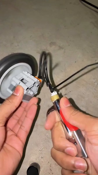 Let’s take a moment to hear the revolutions of this tiny engine🔥