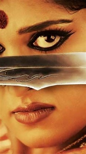 🅣🅞🅧🅘🅒 on Instagram: "Arundhati is a powerful Telugu horror–fantasy film that blends devotion, courage, and supernatural elements into a gripping cinematic experience. Directed by Kodi Ramakrishna, the movie stands out for its strong storyline, visual effects, and an unforgettable central performance by Anushka Shetty. The story revolves around Arundhati, a modern woman who visits a historic palace and unknowingly connects with her past life. As the narrative unfolds, the film shifts between