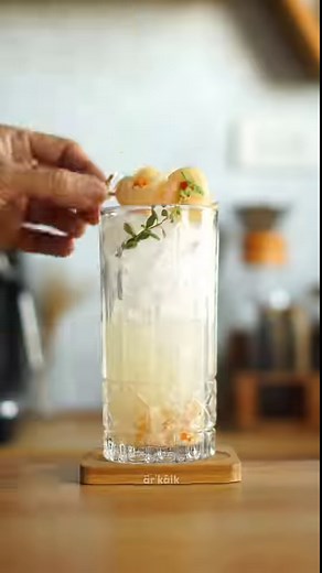 438K views · 2.5K reactions | Lychee Sprite Iced Tea ⬇️ Ingredients: 1 bottle sprite (290ml) 1 black tea bag Cold brew for 24 hours 2 pcs lychee in syrup ice garnish with more lychees | Arkaik PH | Facebook