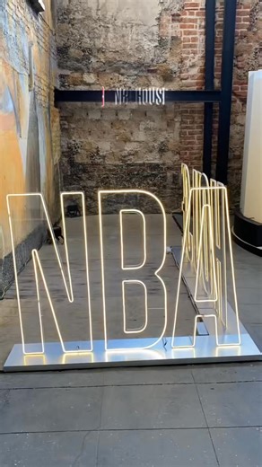 ¡Vive la magia de la NBA como nunca antes! 🏀🔥 🏠 NBA House es el lugar donde los fans se convierten en leyenda. 🤩 Vive experiencias inmersivas, conoce a tus ídolos y siente la energía del mejor básquet del mundo. | NBA Mexico