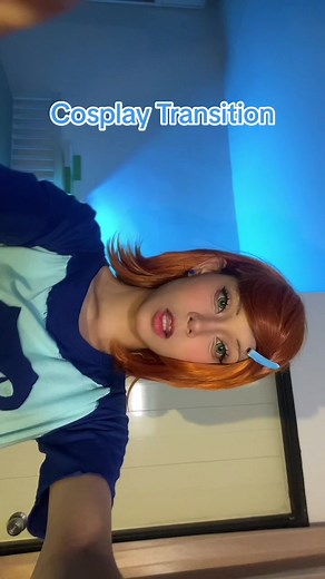 Gwen Tennyson Cosplay Transformation