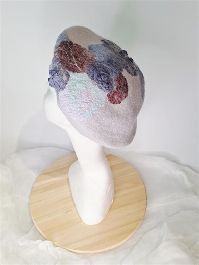 Hand Felted Merino Wool Beret: Purple Flowers on Grey Background, Everyday Womens Hat - Etsy