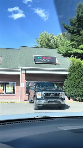 Two Brothers Pizza Butler PA review — large pepperoni & garlic knots
