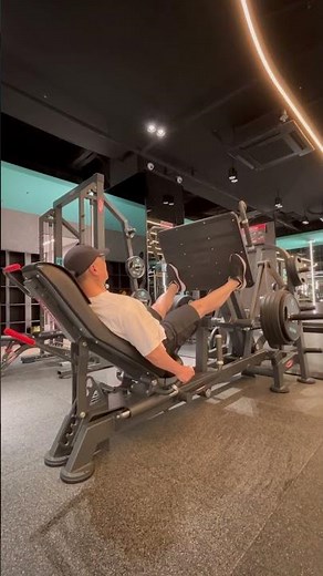 Leg Press Machine