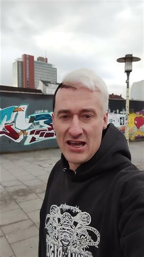 running errands. also: hamburg st. pauli. | baze.djunkiii