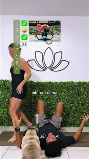 Desafio das posições de Yoga com Moano, até que ele mandou bem viu! 😅