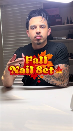 Fall acrylic nails design ideas for October