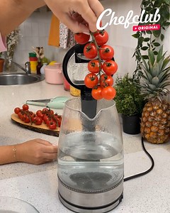 195K views · 184 reactions | Mini Stuffed Pizza! With homemade tomato sauce  | Chefclub Ireland | Facebook