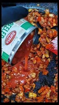 Easy Shakshuka Recipe in 20 Minutes | The Best One-Pan Breakfas