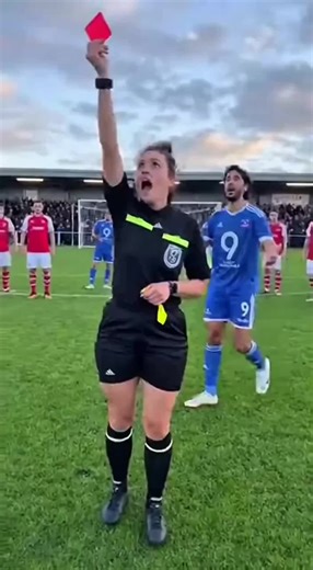 L’arbiter mange le joueur en bialys de combat