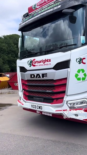 Exploring Roll-On Roll-Off Vehicles in Waste Management