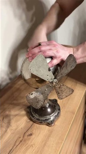 🤯This 100-Year-Old Fan Uses NO Electricity... Is It Worth Anything?💸