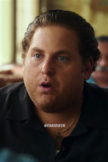 Esta foto que ves es del caso real de dos chicos que hicieron millones de dólares por venderle cosas al gobierno de los Estados Unidos. Ahora, teniendo poco más de 20 años, están por cerrar el negocio más importante de su vida. Solo que, esta vez, será por debajo de la mesa. Todo marchaba acorde al plan, pero la ambición desmedida de uno de ellos lo quebró todo. No solo hablo del negocio, sino también de su amistad. | Farid Dieck