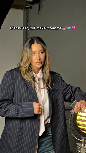 Featuring my wife’s new track, what a banger. Go stream the link is in my Bio let’s support the wlw talents ❤️🏳️‍🌈✨ @Isla Wolfe #wlw #lesbian #lgbt #dublin #girlswholikegirls