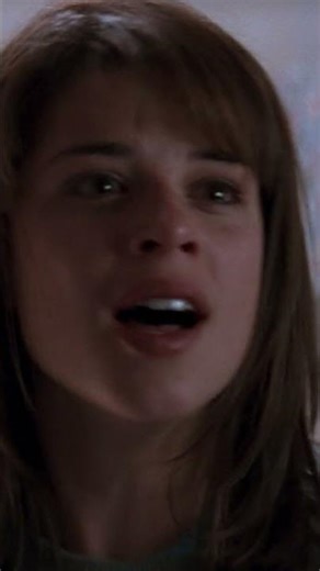 Sidney Dials 911 with Her Computer | Scream (1996)