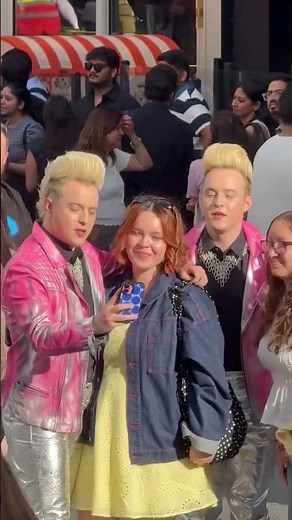 “Jedward spotted in Trafalgar Square…”