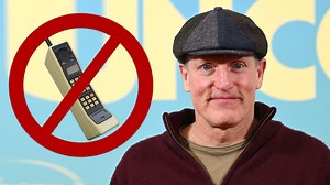 Woody Harrelson Explains Why He Hasn't Owned A Cellphone In 3  Years