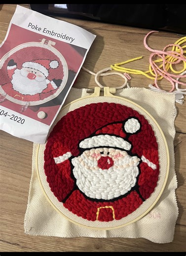 🧶 Punch Needle z Temu – wyczekiwany zestaw | czy warto? Wyczekiwany zestaw Punch Needle z Temu w bardzo niskiej cenie – ok. 17 zł. Projekt pokazuje efekt pracy wykonanej w technice haftu pętelkowego przy użyciu niskobudżetowych materiałów. 👉 Chcecie test i porównanie zestawu Punch Needle z wyższej półki? #punchneedle #temu #rekodzielo #testujemy #diy