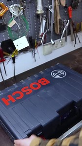 24K views · 105 reactions | #builtwithBosch Dans son dernier test, Jean-Claude de JC's Workshop a mis à l'épreuve l'endurance du rabot GHO 12V-20 sur une pièce de chêne. À vos marques, prêt, rabotez !  | Bosch Professional Outillage électroportatif et accessoires | Facebook