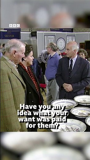 Beautiful examples of 'one of the greatest collectables' of Poole pottery #AntiquesRoadshow #Shorts