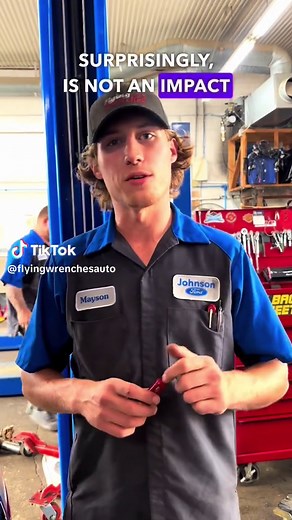 Every Mechanic’s MOST USED Tool #lisle #lislepocketprybar #tools #toolreview #amazon #flyingwrenches #mechanic