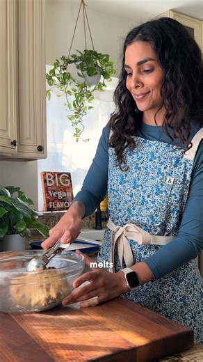 RECIPE: https://rainbowplantlife.com/vegan-chocolate-chip-cookies/ These Vegan Chocolate Chip Cookies are everything you could want: a soft, gooey center, perfectly crisp edges, irresistibly chewy texture, rich buttery flavor, and pools of melted dark chocolate in every bite. | Rainbow Plant Life